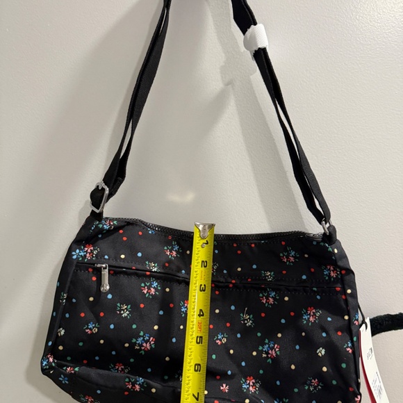 NWT Kipling Women's Izellah Crossbody Bag black floral 13"W hipster - Picture 4 of 4